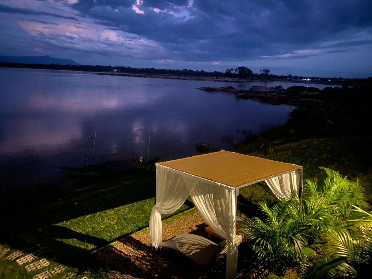 The Riviera Champasak Exterior foto