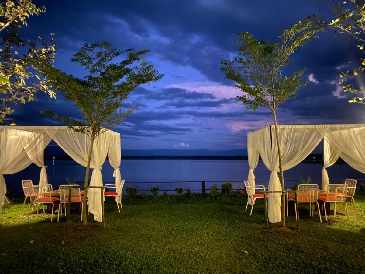 The Riviera Champasak Exterior foto
