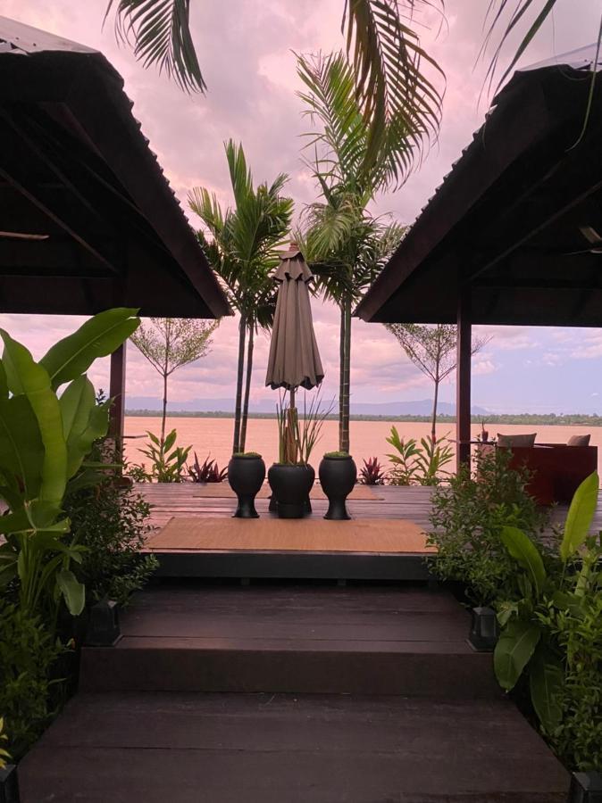 The Riviera Champasak Exterior foto