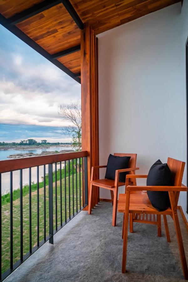 The Riviera Champasak Exterior foto