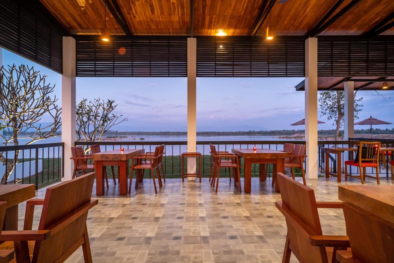 The Riviera Champasak Exterior foto