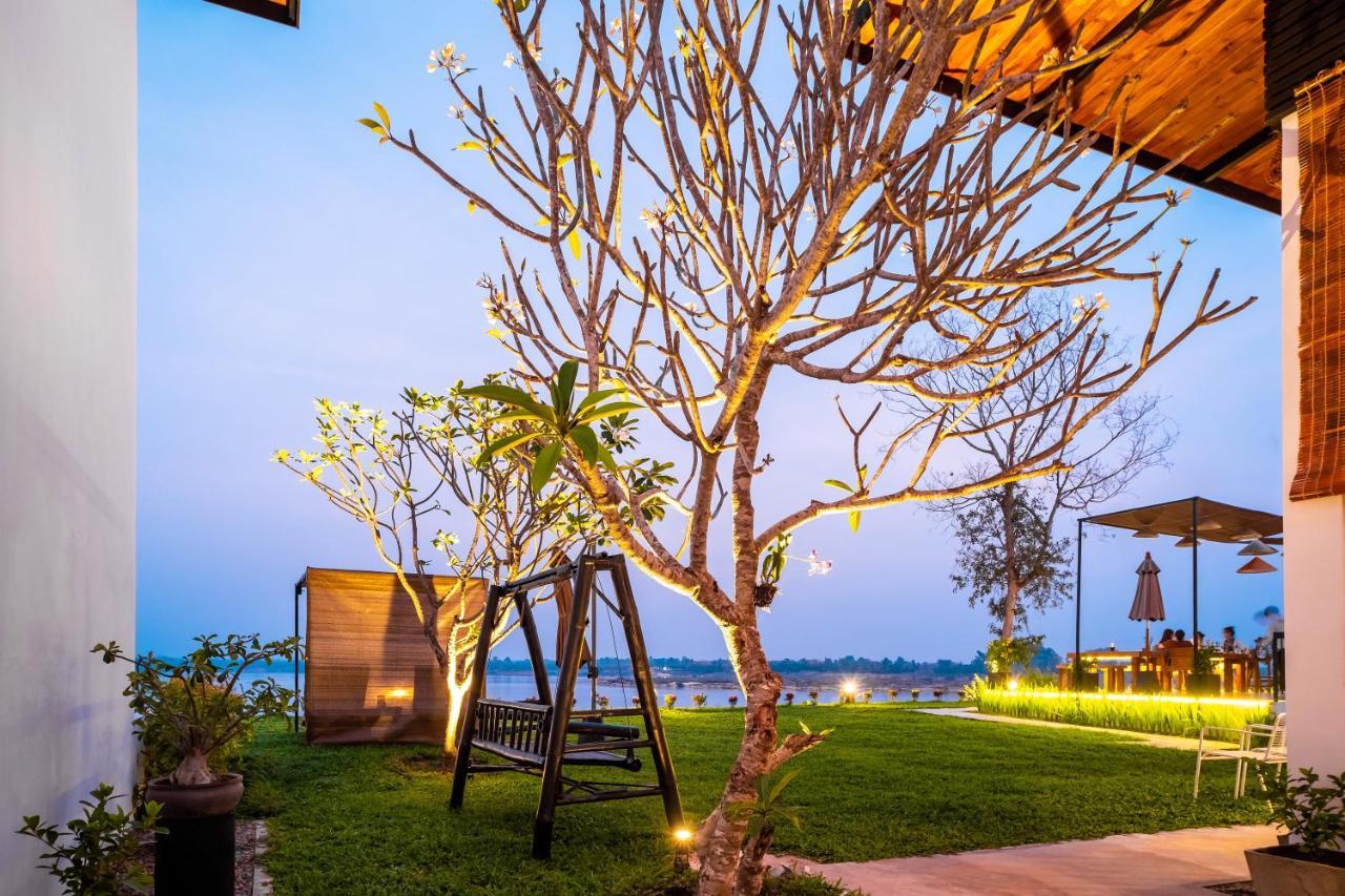 The Riviera Champasak Exterior foto